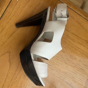 Michael Kors Size 8 Carla Platform